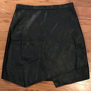 Gianni Bini leather pleated skirt Size 6